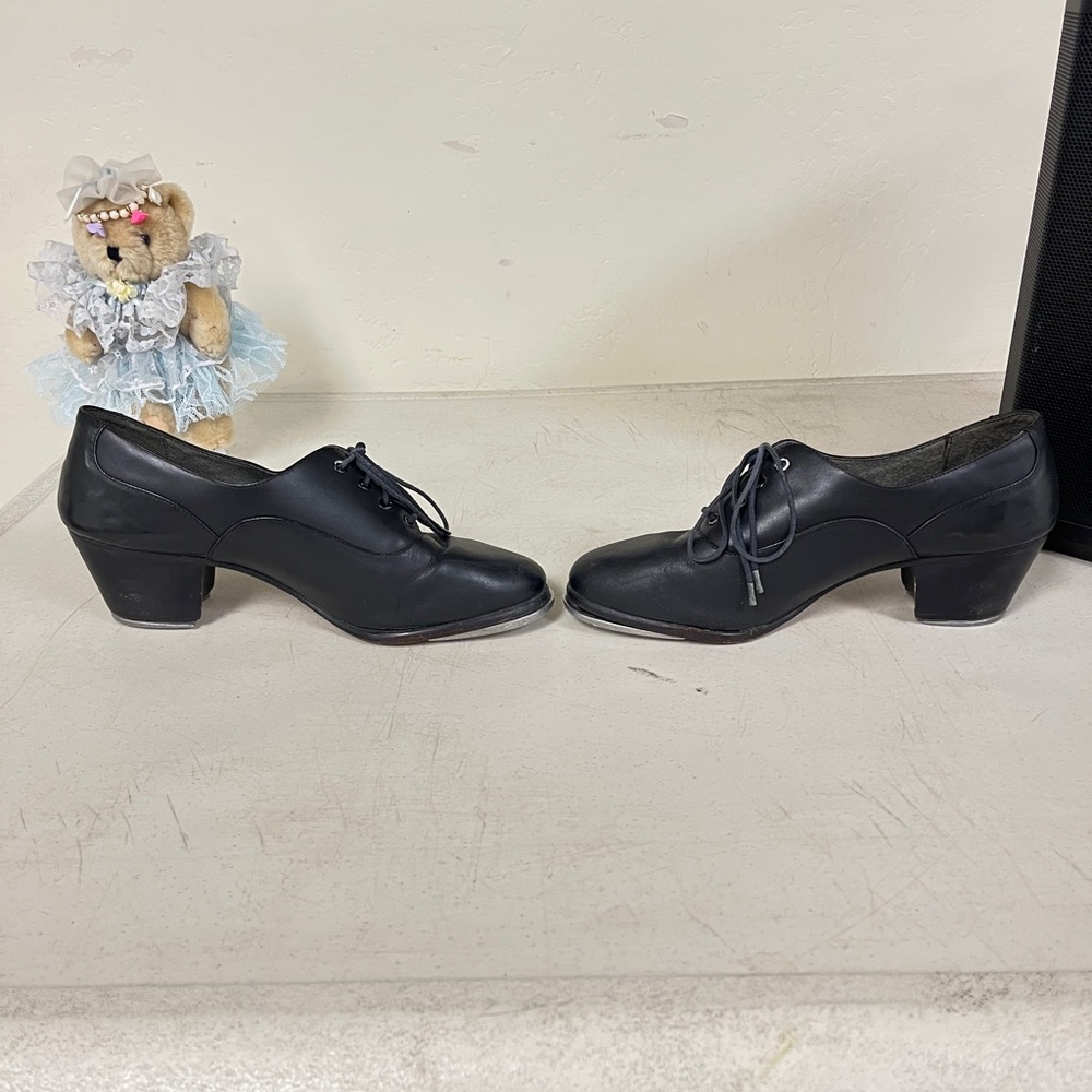 Capezio tap shoes Gold Series. size 8 1/2